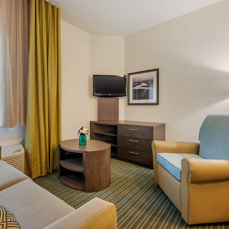 Candlewood Suites Fort Myers/Sanibel Gateway, An Ihg Hotel Bagian luar foto